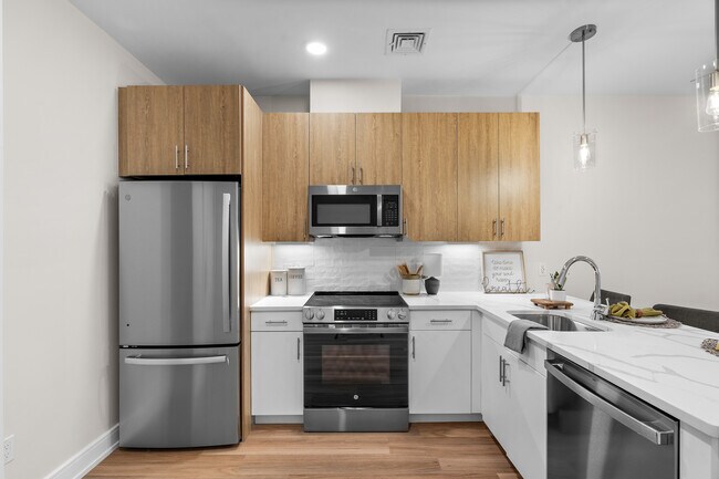 Building Photo - 5545 Park Ave