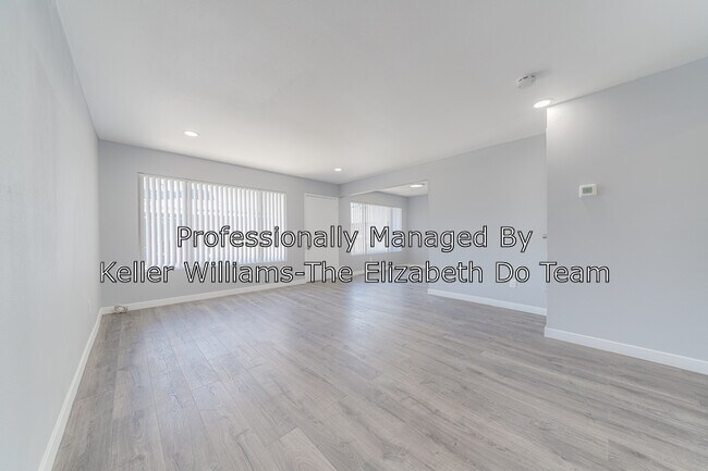 Foto del edificio - 2726 W Orion Ave