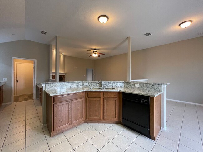 Foto del edificio - COMING SOON - 3 BEDROOM 2 BATH HOME IN SW ...