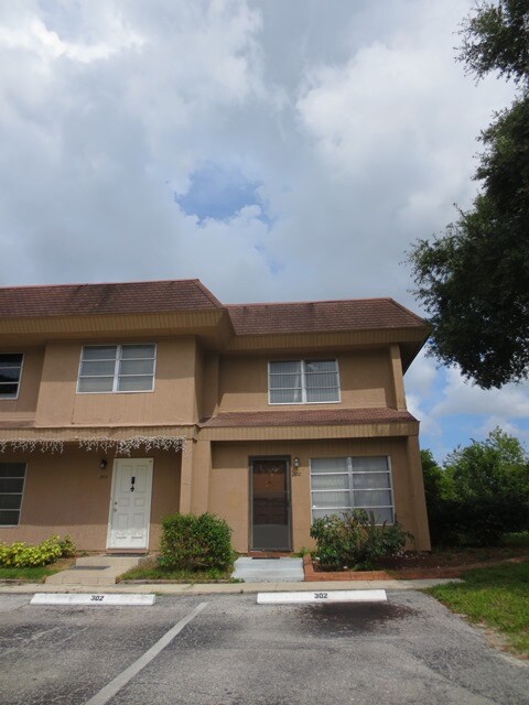 Primary Photo - 302 Barlow Ave