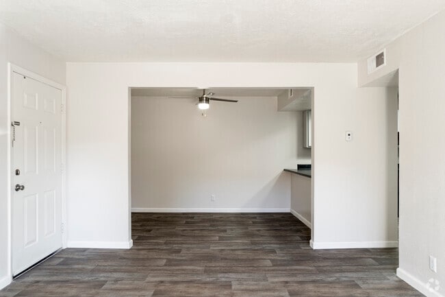 Interior Photo - AYA ABQ