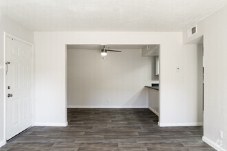 Interior Photo - AYA ABQ