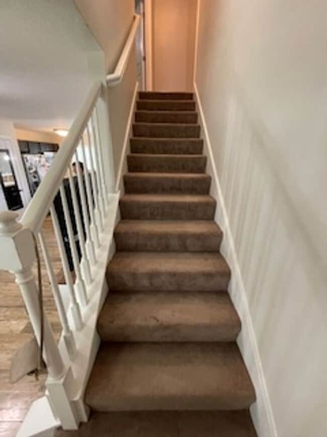 Building Photo - Oak St Duplex