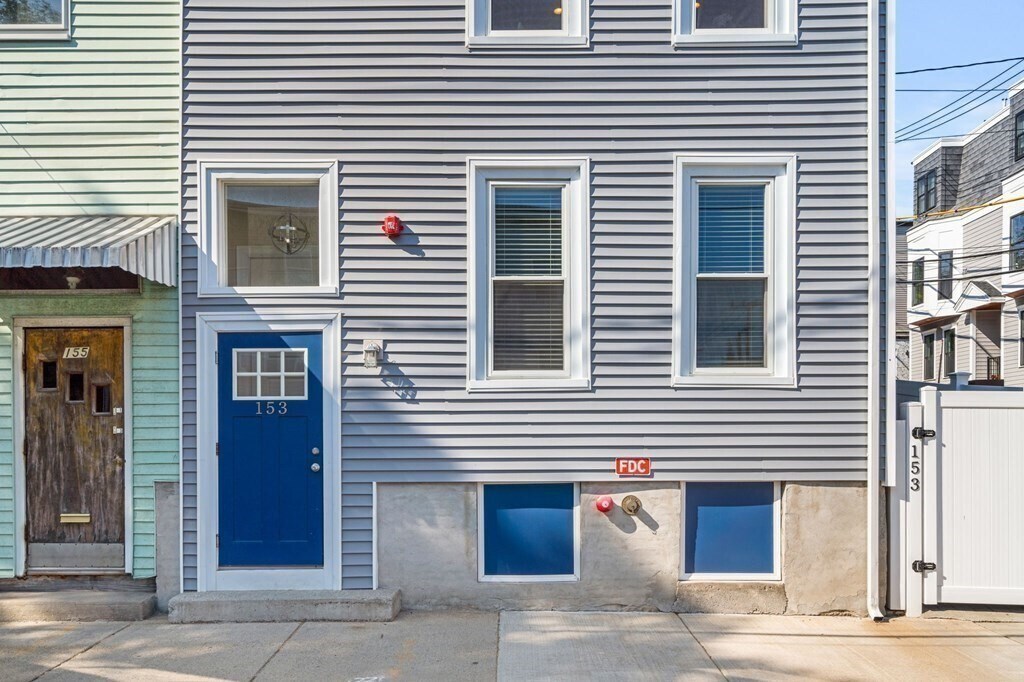 Primary Photo - 153 Everett St