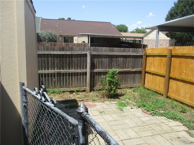 Building Photo - 24 E Mountain Creek Ct