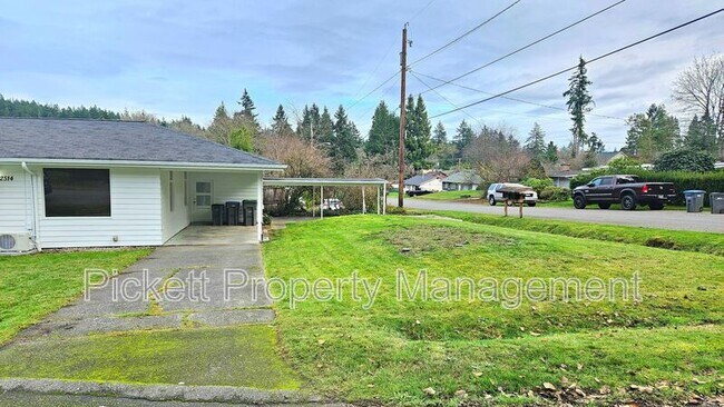 Building Photo - 2514 Spring St