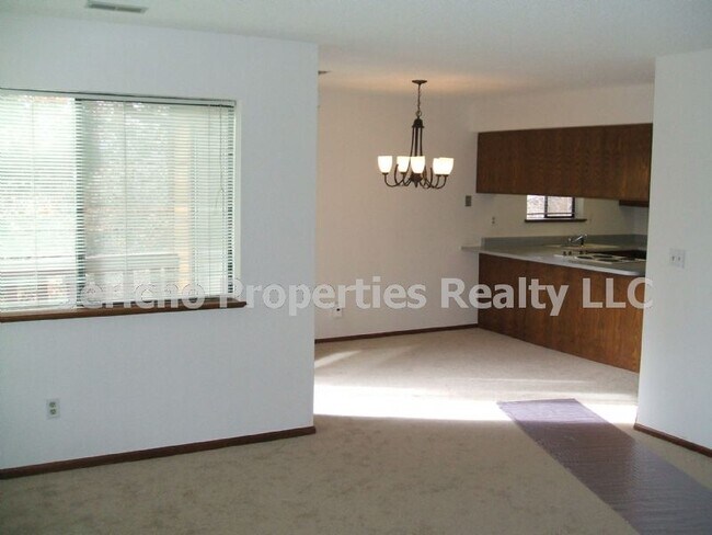 Building Photo - WESTMINSTER 2 BEDROOM CONDO WITH GARAGE