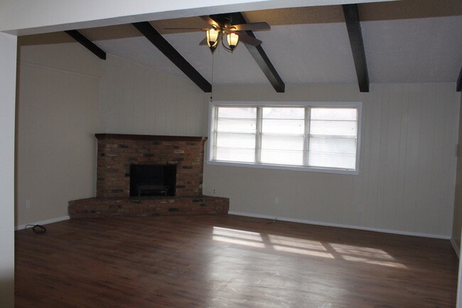 Building Photo - Available Now! 2/1/26 and Large game room ...