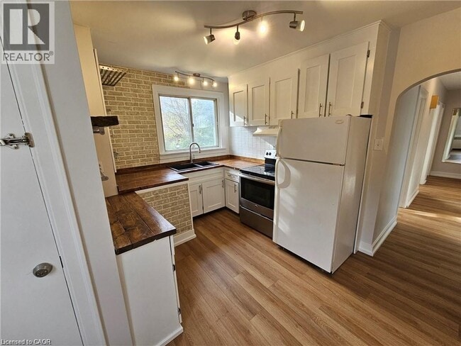 Photo du bâtiment - 638 Rosseau Rd