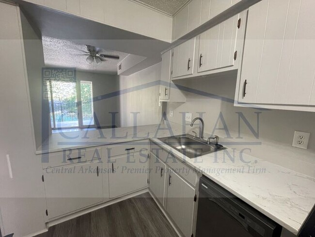 Foto del edificio - Updated 2 Bedroom in Mid-Town