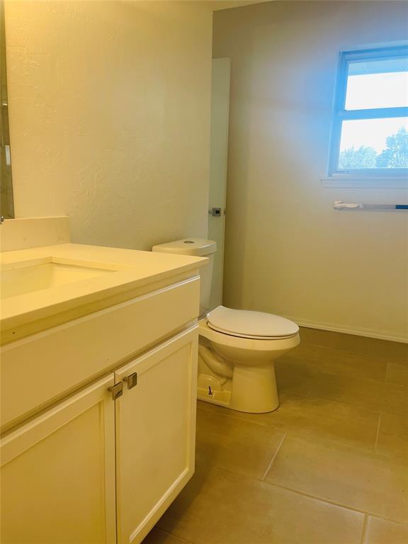 Building Photo - 1929 Meeker Dr