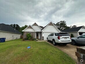 Building Photo - 103 Piney Cv