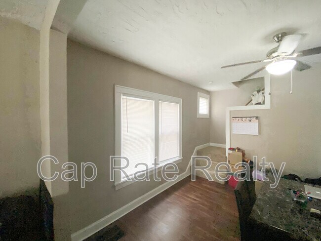 Foto del edificio - 616 S Ogden Ave