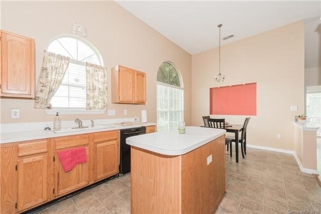 Building Photo - 11823 Harris Ridge Dr