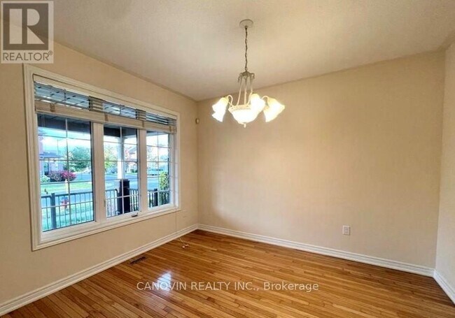 Building Photo - 17 Waldron Crescent