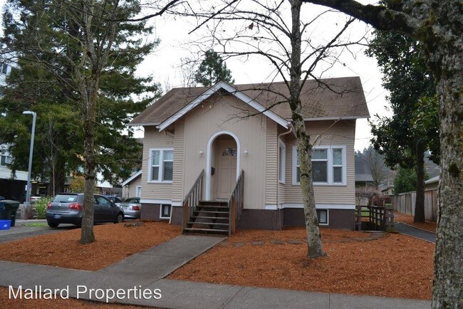 Foto del edificio - 5 br, 3 bath House - 1471 Villard St.