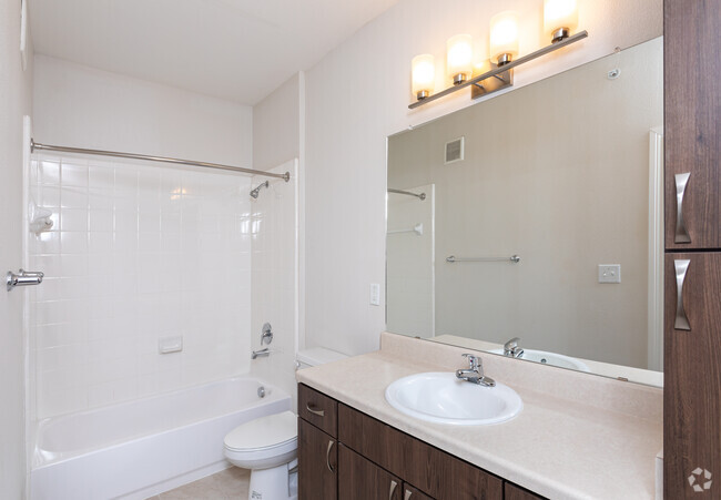 1BR, 1BA - 750SF Bathroom - Arbor At Centerbrook