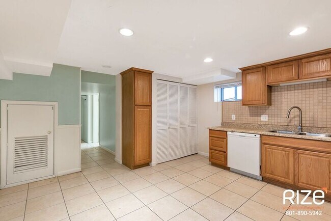 Foto del edificio - 8139 S Pioneer St