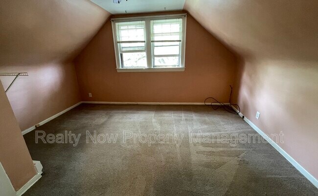 Foto del edificio - 1647 Hillcrest Rd