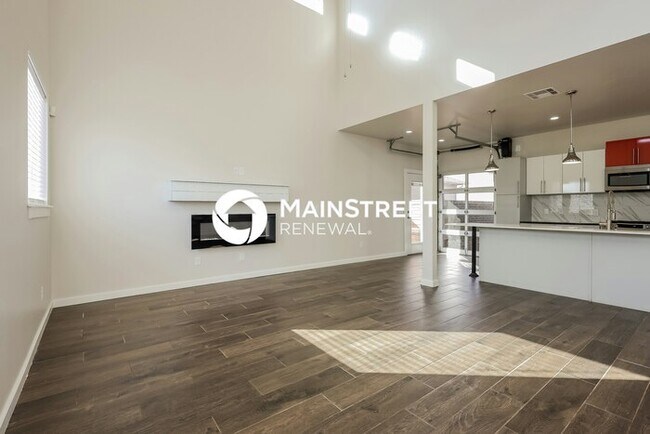 Building Photo - 4 Bedroom Pet-Friendly Home in Oklahoma City, OK with Main Street Renewal