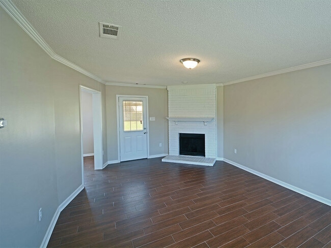 Photo - 3 Bedroom with Bonus Room, 2.5 Bathroom Ne... House