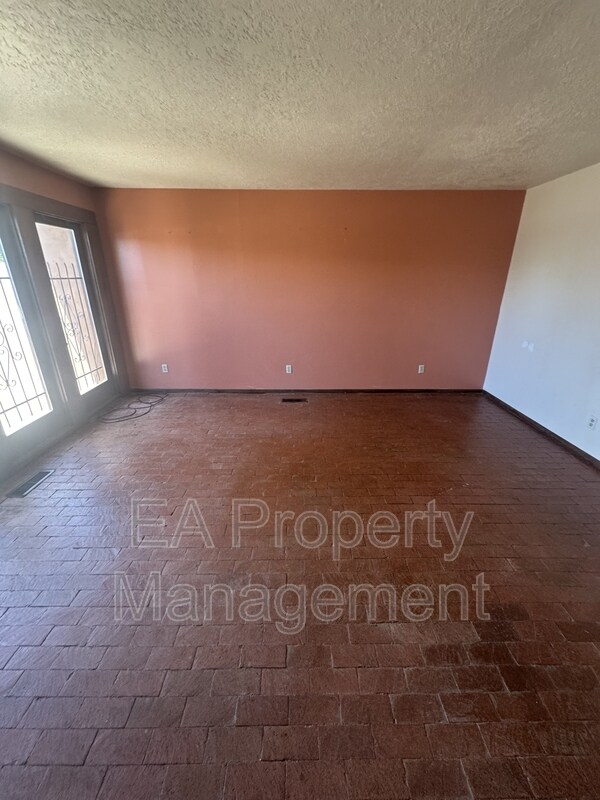 Foto del edificio - 921 Nashville Ave SW