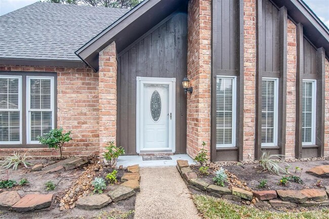 Building Photo - 2926 Brookdale Dr