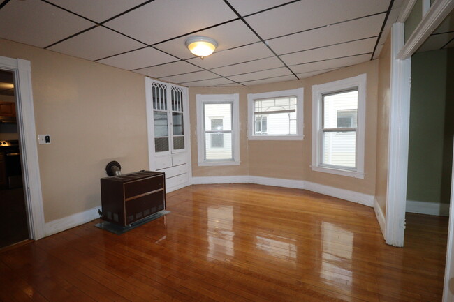 Entrance into Dining - 9 W Oberlin St