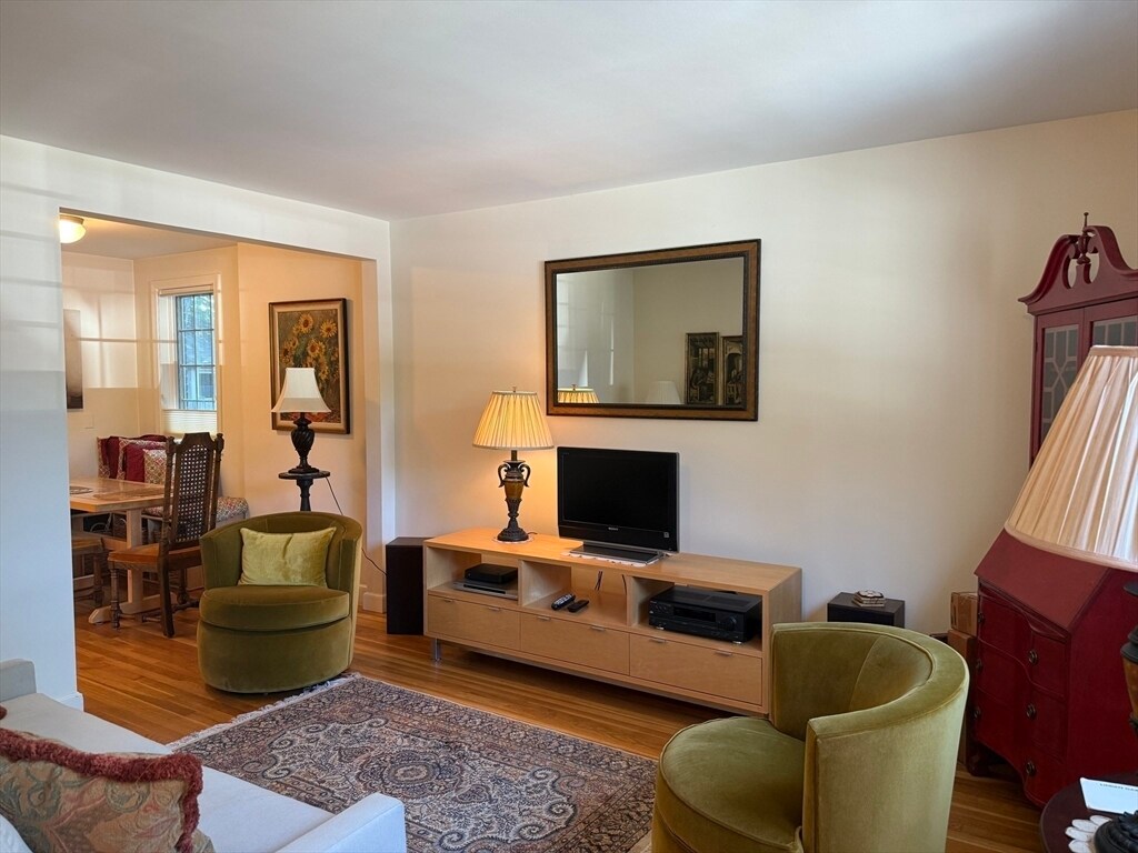 Foto principal - 63 Linden St