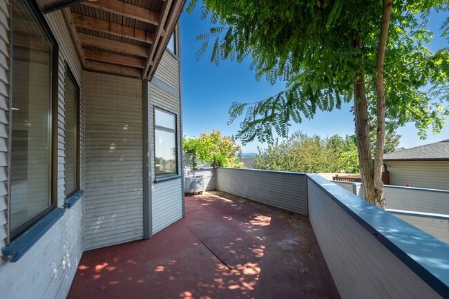 Foto del edificio - Welcome Home to Terrace View!