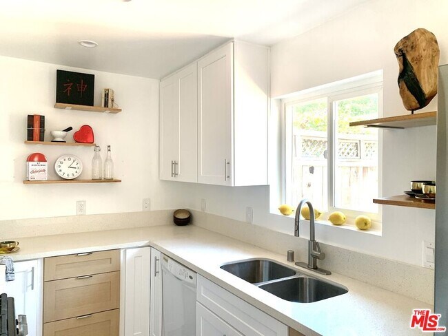 Foto del edificio - 11138 Aqua Vista St