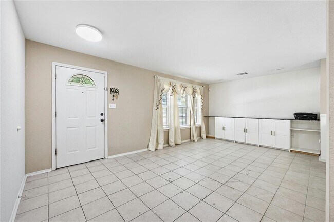 Building Photo - 3618 Windhill Loop