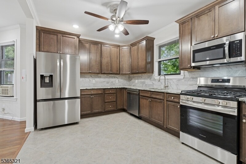 Foto principal - 350 Arlington Ave