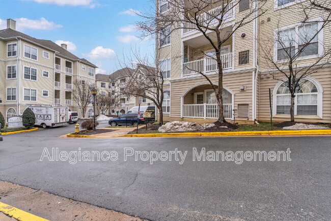 Building Photo - 4560 Strutfield Ln