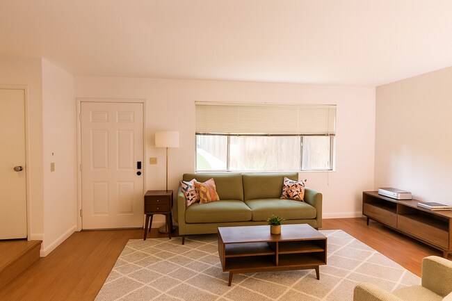 Building Photo - Adorable 3-bedroom, 1.5-bath condo just a short walk to Davis Senior High School. Enjoy $500 off ...