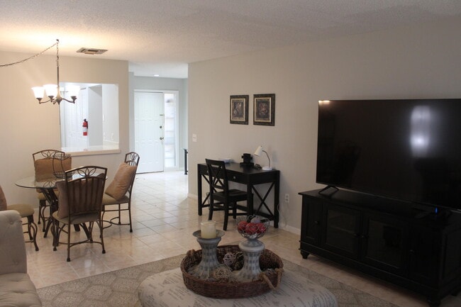 Foto del edificio - 13115 Belhaven Ct