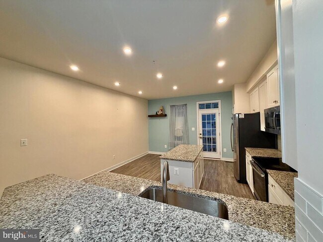 Foto del edificio - 4812 Crest View Dr