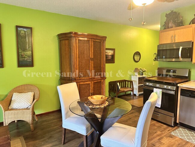 Foto del edificio - Beachfront Condo