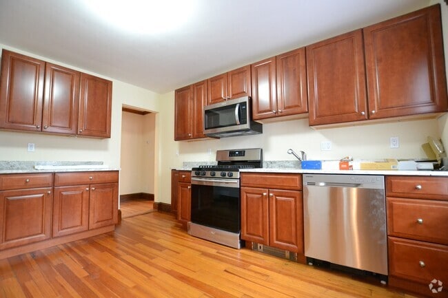 Building Photo - 7 Bentley St