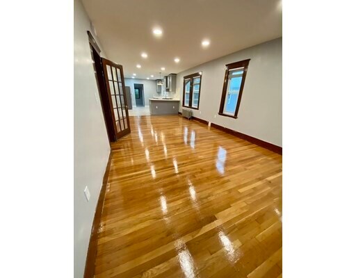 Foto del edificio - 14 Colonial Ave
