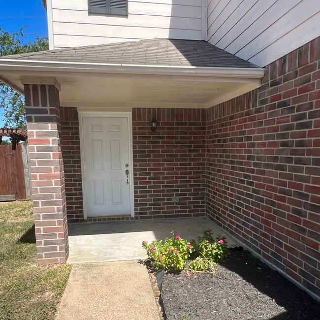 Building Photo - 11818 Sandy Stream Dr