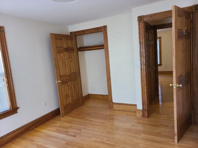 Building Photo - 154 Gore St