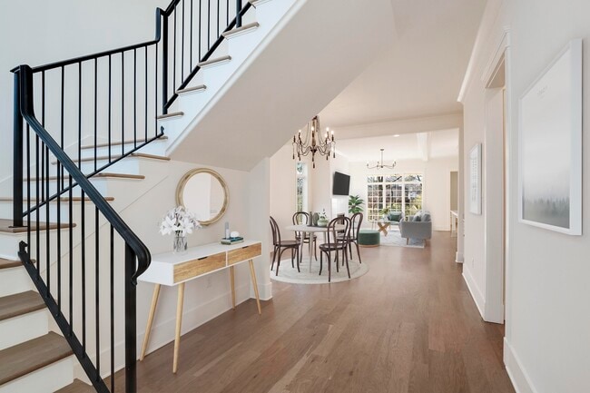 Foto del edificio - 1117 E Irvin Dr