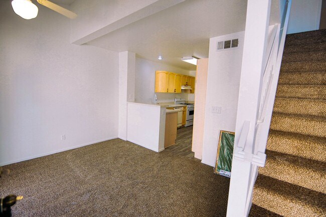 Foto del edificio - 8023 W Rochelle Ave
