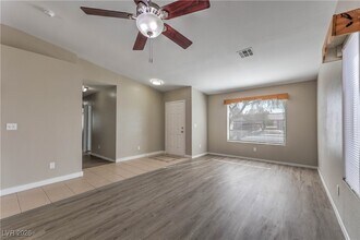 Building Photo - 3122 Flower Garden Ct