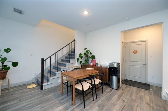 Foto del edificio - 8516 Dynasty Ln