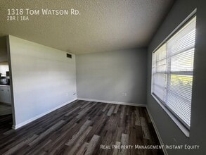 Building Photo - 1318 Tom Watson Rd