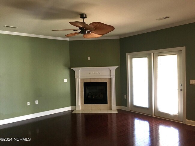 Foto del edificio - 1155 Lillibridge Dr
