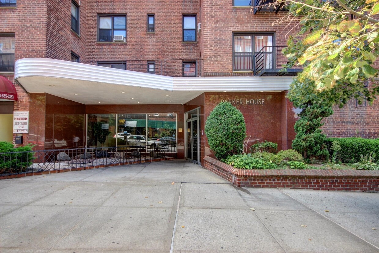 6384 Saunders St Unit 6A, Rego Park, NY 11374 Condo for Rent in Rego Park, NY