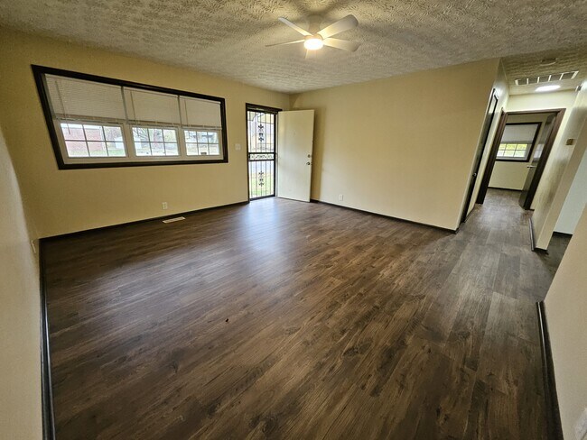 Photo - 3403 N Hartman Dr House